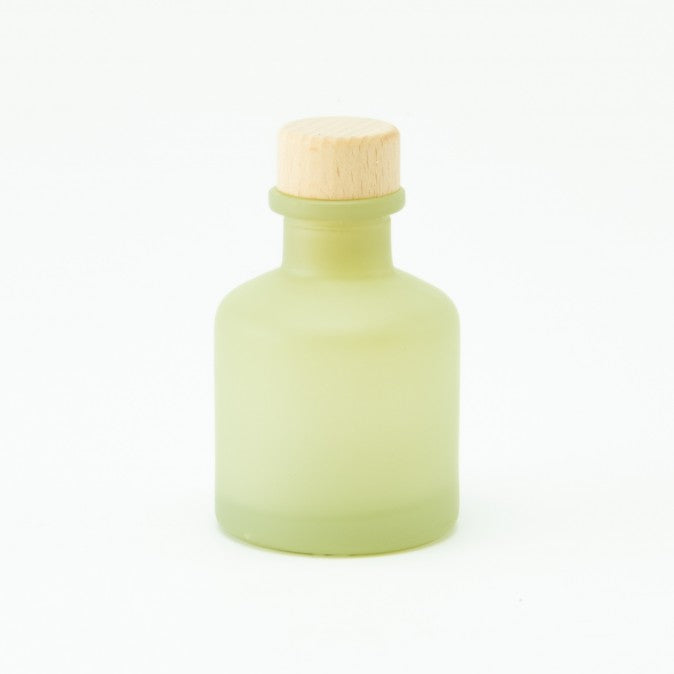 Zijdegroene parfumflesje met dop naar keuze (incl. 4 geurstokjes)